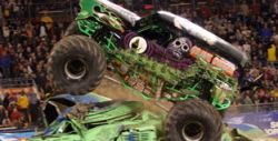 Monster Jam - Monster Truck Racing