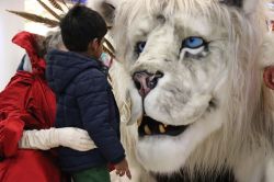 The Red Dragon Centre unleashes its Fantastic Beasts: A Snow Lion and his Queen