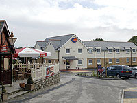 Travelodge (Cardiff Airport)